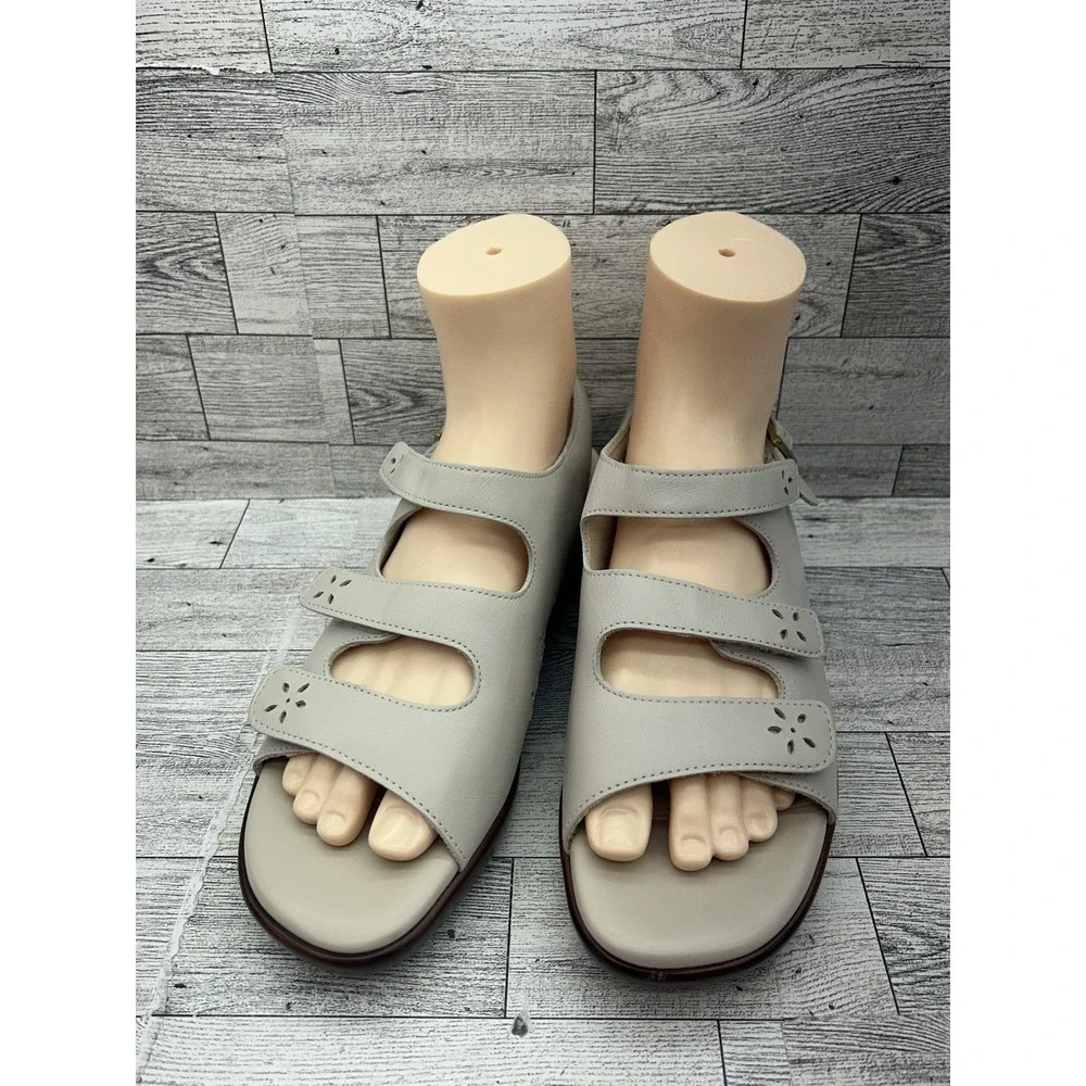 SAS Tripad Comfort Shoes Womens Size 9.5‎ M Beige Leather Sandals Straps